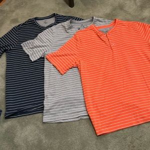 3 men’s Berkley Jensen men’s 3 button Henley Tshirts

[127]